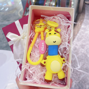 可爱小动物伸缩长颈鹿公仔钥匙扣精致女创意卡通汽车钥匙链包挂件