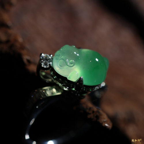 天然A货缅甸翡翠玻璃种貔貅戒指