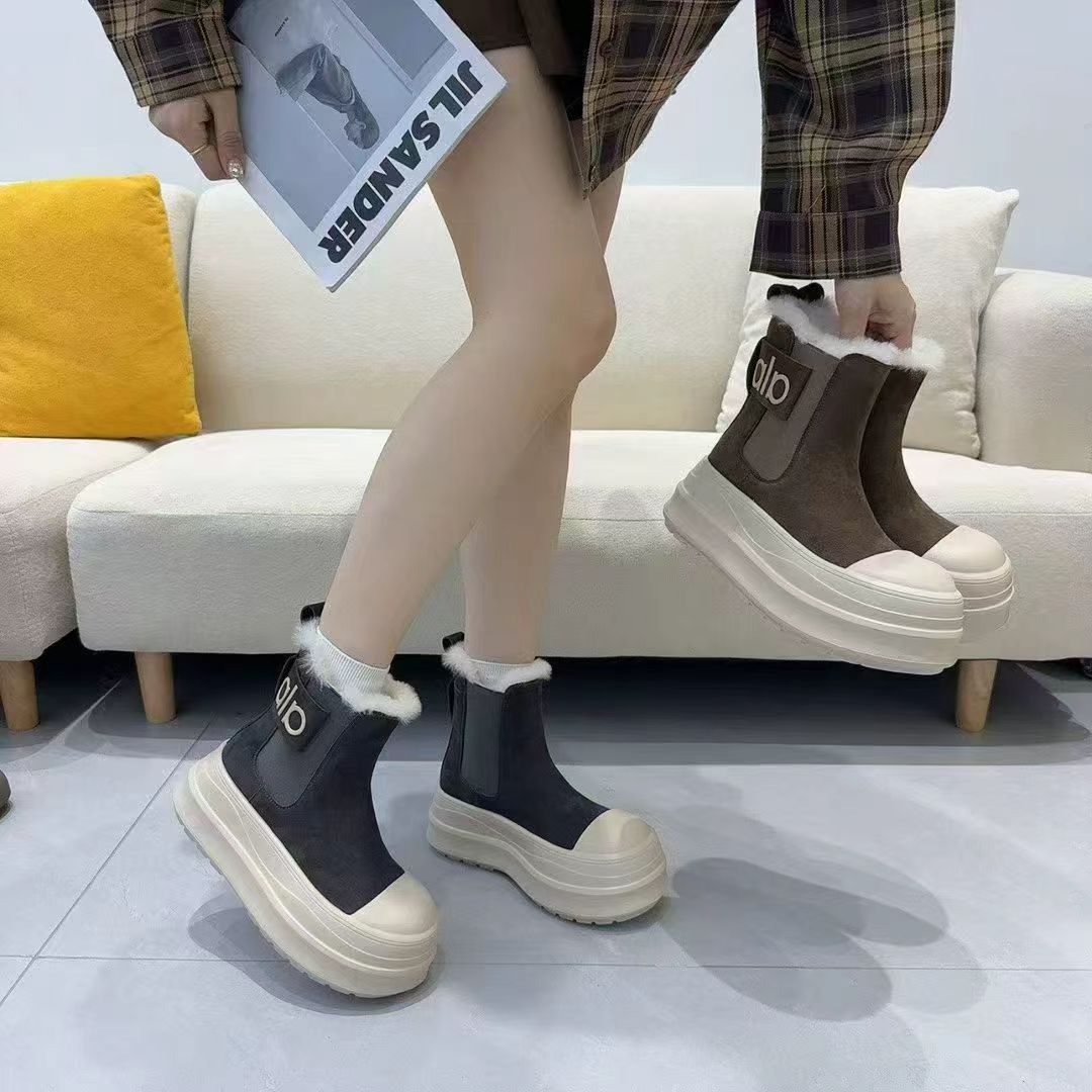 2025新款真皮圆头厚底雪地靴时尚百搭休闲女靴短筒靴羊皮毛一体靴