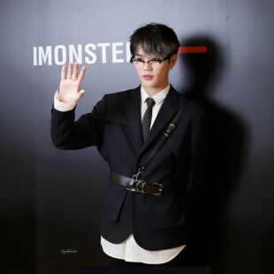 林彦俊明星同款帅气西服衬衫背带PU金属链搭配舞台款束缚胸衣肩带