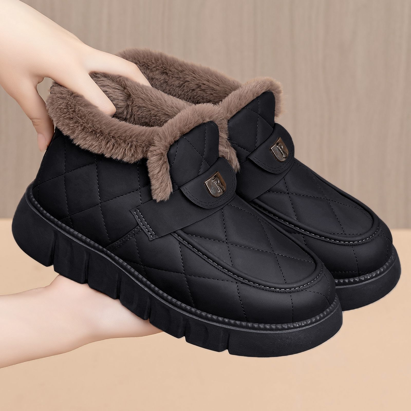 冬季棉鞋加绒加厚雪地靴防寒防滑女士棉鞋保暖中老年厚底妈妈棉鞋