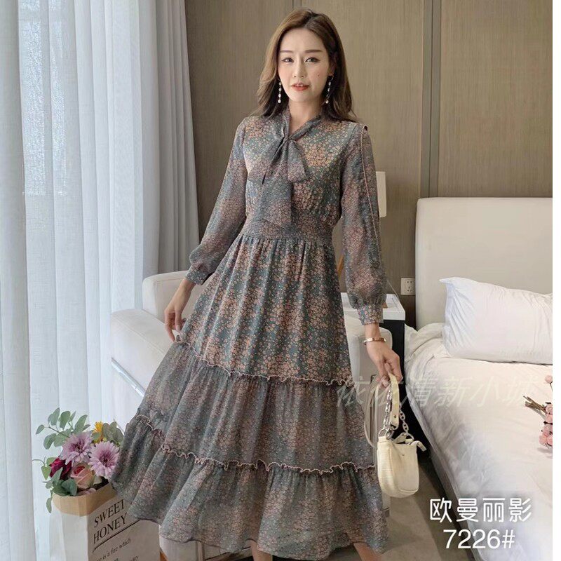 欧曼丽影春款连衣裙气质显瘦淑女减龄高腰A摆裙V领飘带中长裙