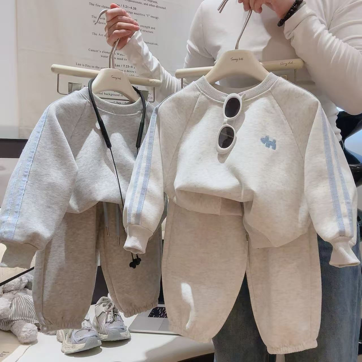 儿童卫衣套装春秋款韩版男女童潮牌刺绣中小童休闲洋气运动两件套