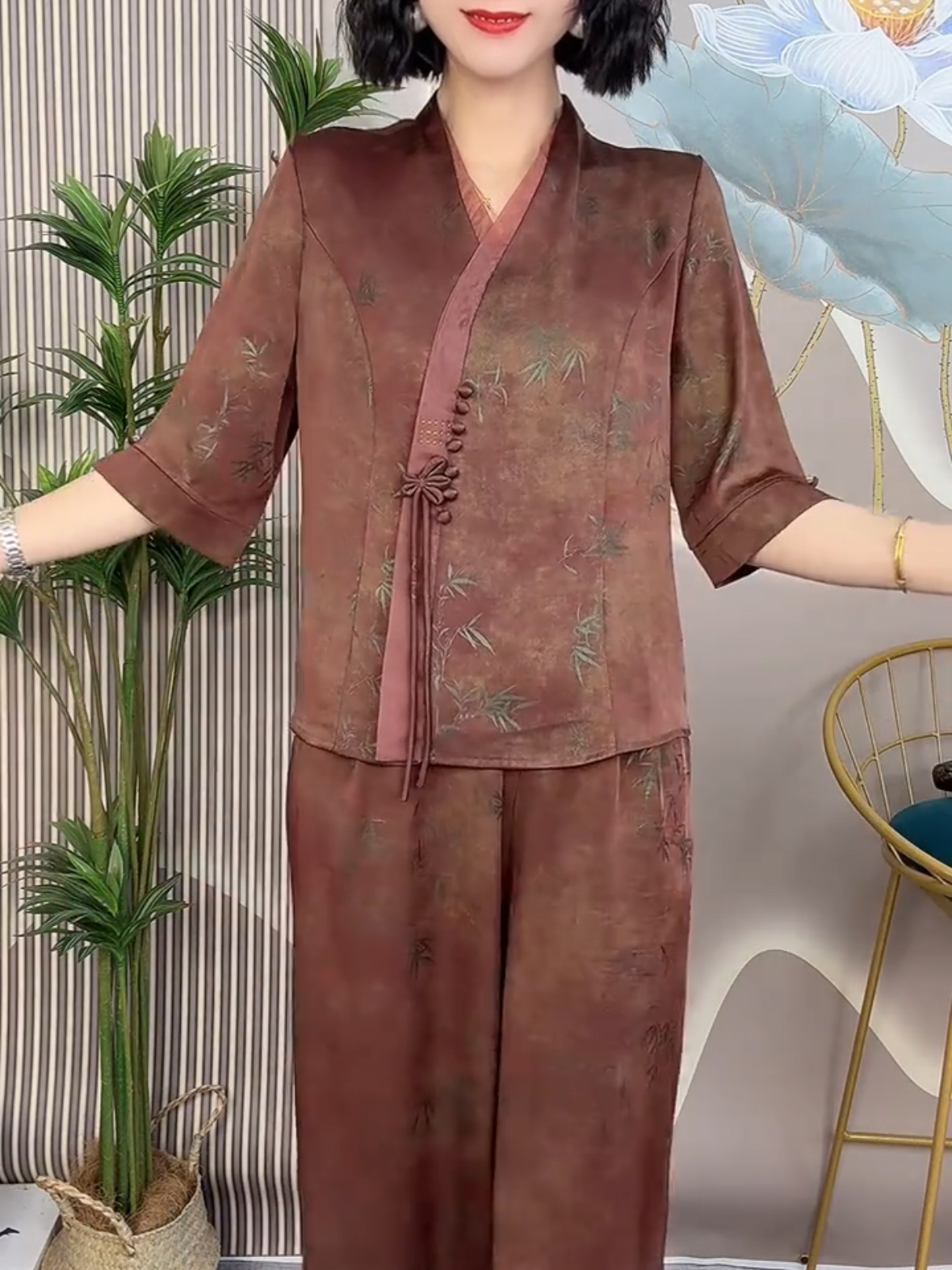 2025年夏季新款时尚套头宽松遮肚子上衣大码妈妈套装高档两件套