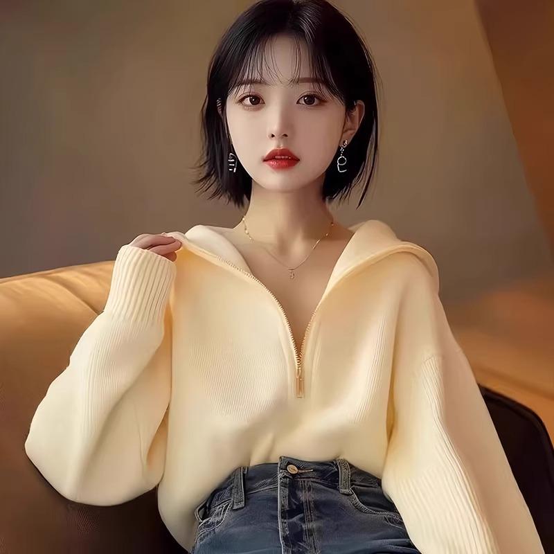 奶油色V领外搭连帽毛衣针织衫