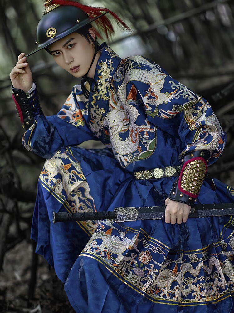 MO QIANYAN [JIUCHONGYIN] FEIYU 정장 남성 정통 원본 포스터 HANFU 모조 메이크업 꽃 직조 골드 드래그
