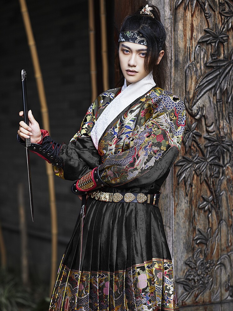 MO QIANYAN [XIA KE XING] FEIYU 정장 남성 명나라 제작 스티커  원본 HANFU 모조 메이크업 꽃 직조 골드 비 골동품 의상