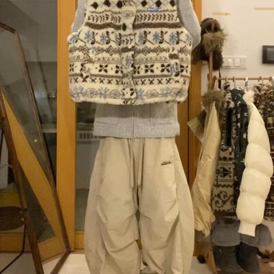 费尔岛羊羔毛马甲女款2025秋冬新款超好看的时髦立领花色马夹外套