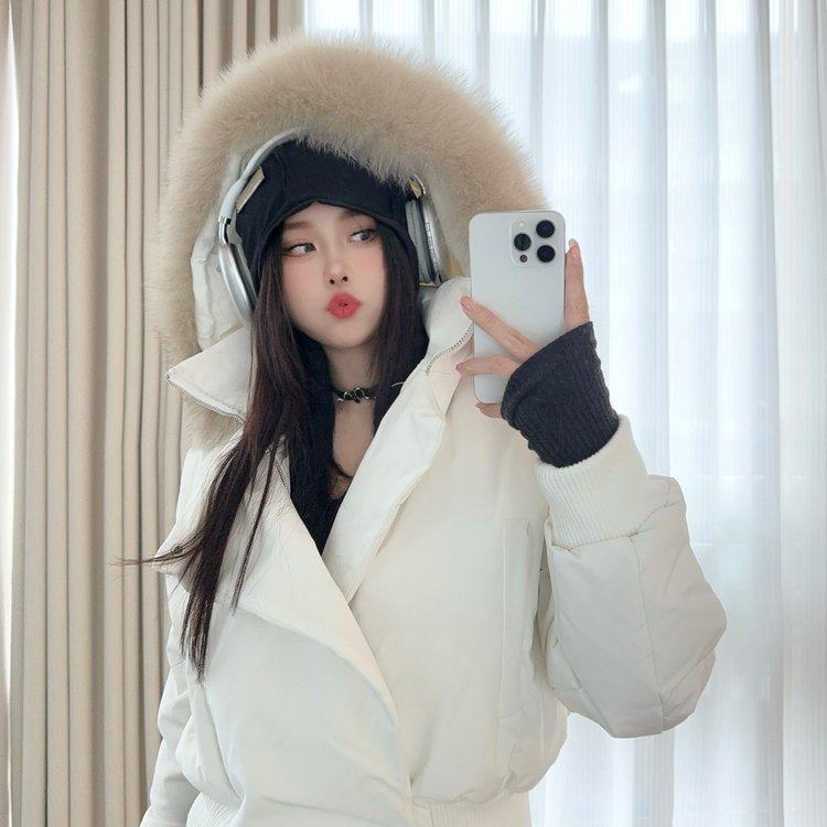 冬季2025新款狐狸毛连帽90白鸭绒面包服加厚短款白色羽绒服外套女