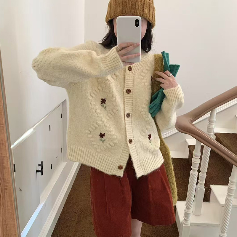 减龄花朵刺绣毛衣开衫女2025秋冬新款韩系设计感百搭显瘦针织外套,女装/女士精品,毛衣,淘宝优惠券,粉丝福利购,淘宝优惠卷