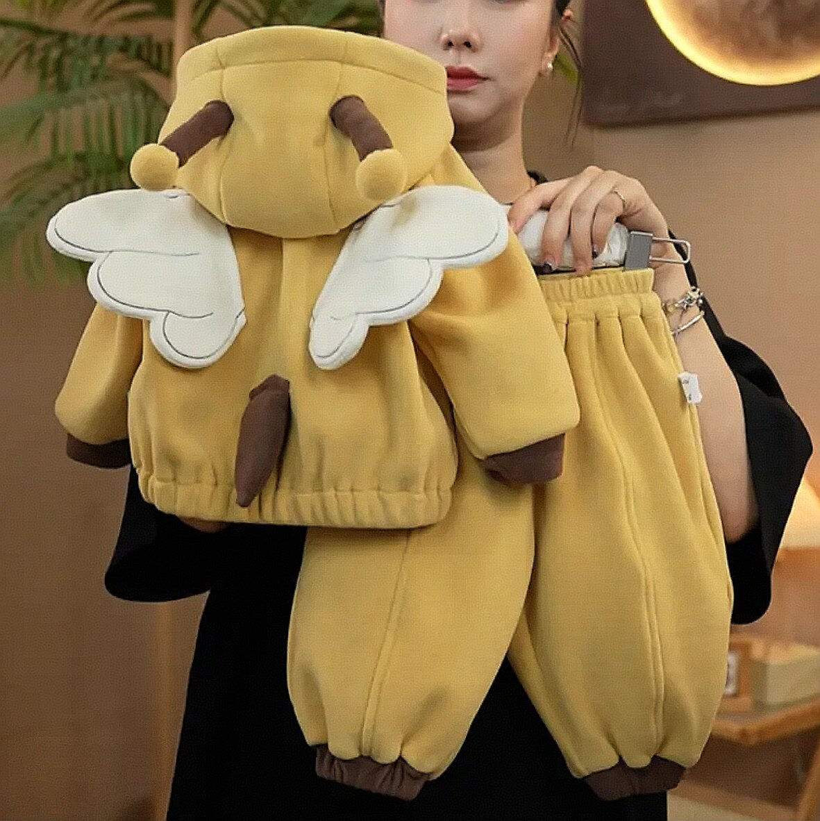 小蜜蜂儿童秋装套装中小童连帽男童女童两件套宝宝衣服秋冬款加绒