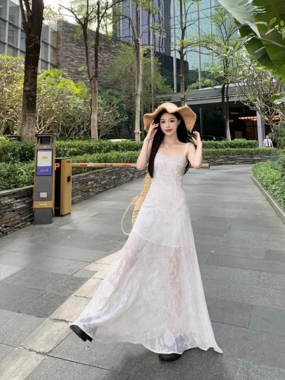 海边度假印花色显瘦吊带背心连衣裙夏天女碎花边网纱a字长款裙装