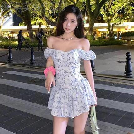 仙女蓬蓬裙夏季性感纯欲温柔风方领收腰泡泡袖茶歇法式碎花连衣裙