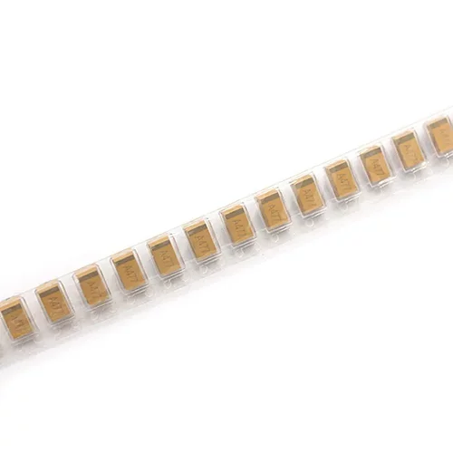 F721C337MMCAQ2 艾维克斯钽电容 2813 330µF 16V 20% 7132-28