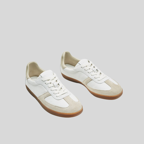 MD休闲圆头平底拼接绒面运动鞋