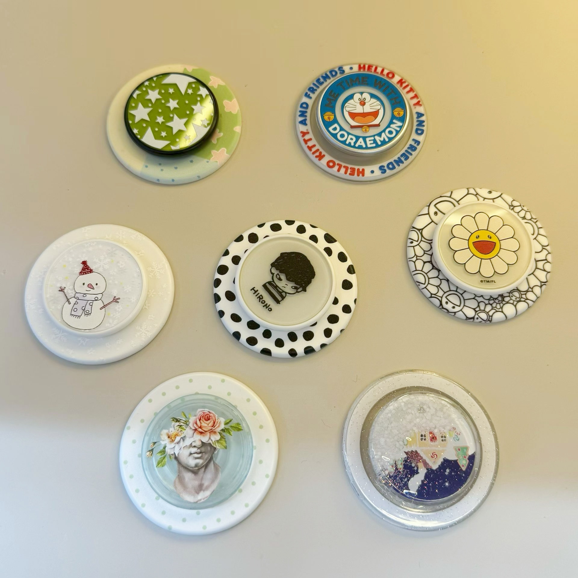 泡泡骚通用手机气囊支架啪嗒磁吸支架可伸缩适配popsockets-雪人