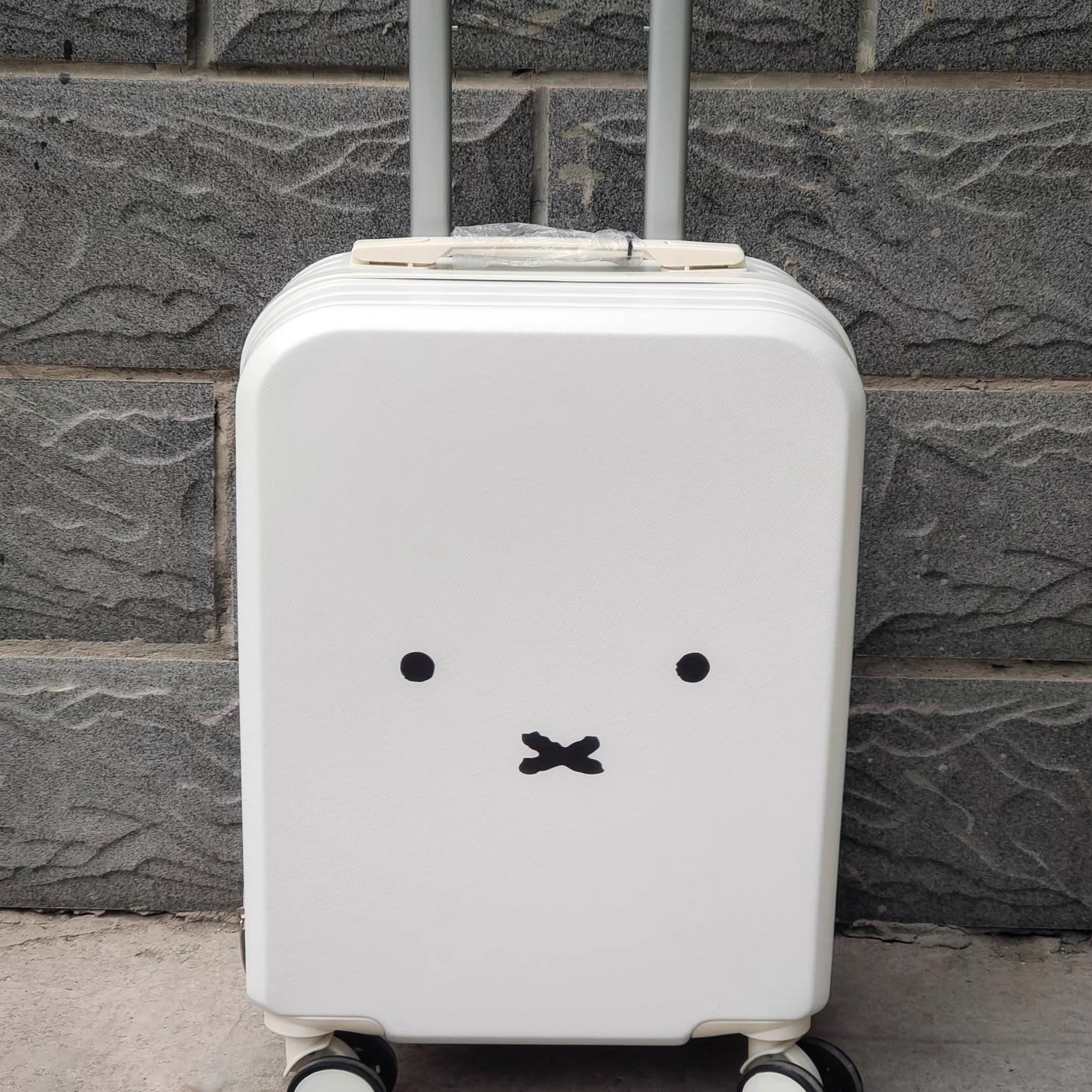 2024年新款可爱兔兔小号行李箱旅行箱拉杆箱旅游出行可爱旅行箱