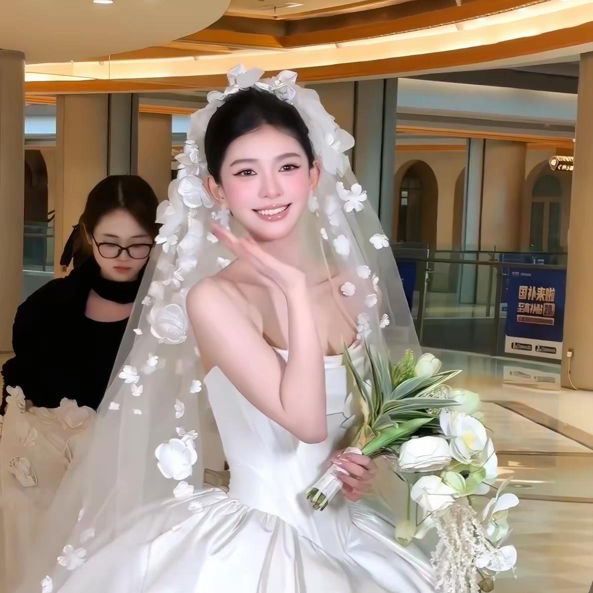 2026重工花朵头纱新娘结婚主婚纱头饰甜美超仙高级感森系影楼拍照图片