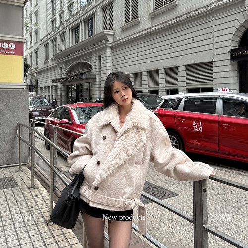 冬气质感双排杏色羊毛混纺短外套