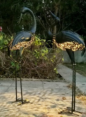 外贸热销户外庭院家居花园金属工艺品太阳能灯铁艺动物鹤落地摆件