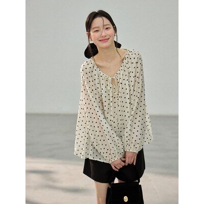 歌铭26年春休闲波点系带圆领衬衫