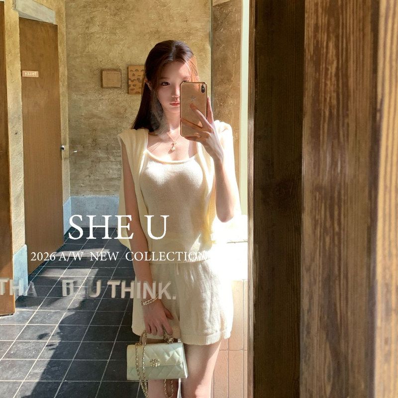 SHE十三行韩系纯欲风字后背针织