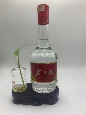 金六福52度浓香型老酒