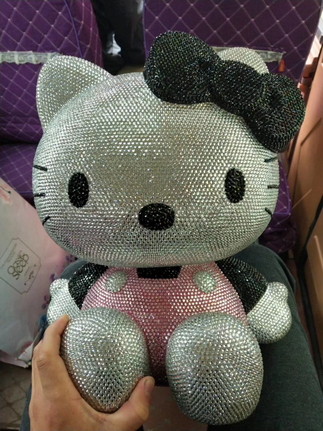贴钻粘满钻猫人气搪胶礼品糖胶