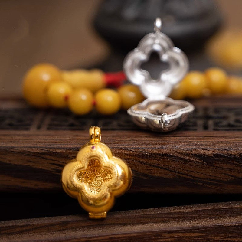 S925纯银镀金四叶草嘎乌盒金