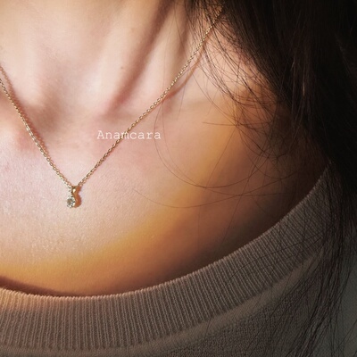 显白纯粹的项链宛如一洼淡蓝海洋