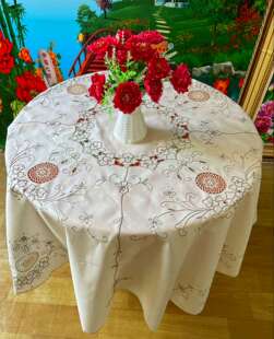纯麻布手工刺绣.扣锁.平绣抽絲普通圓桌布