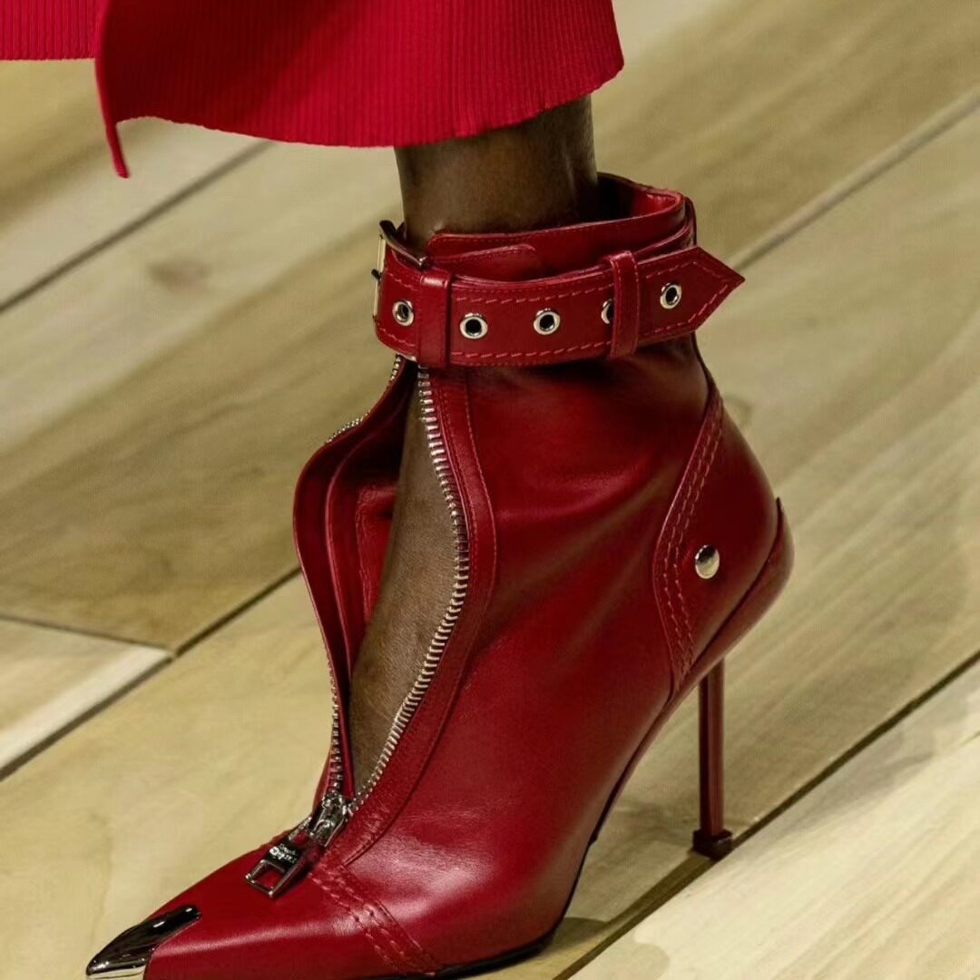 欧美外贸细高跟金属头尖头前拉链皮带扣机车靴铁头大码时装短靴