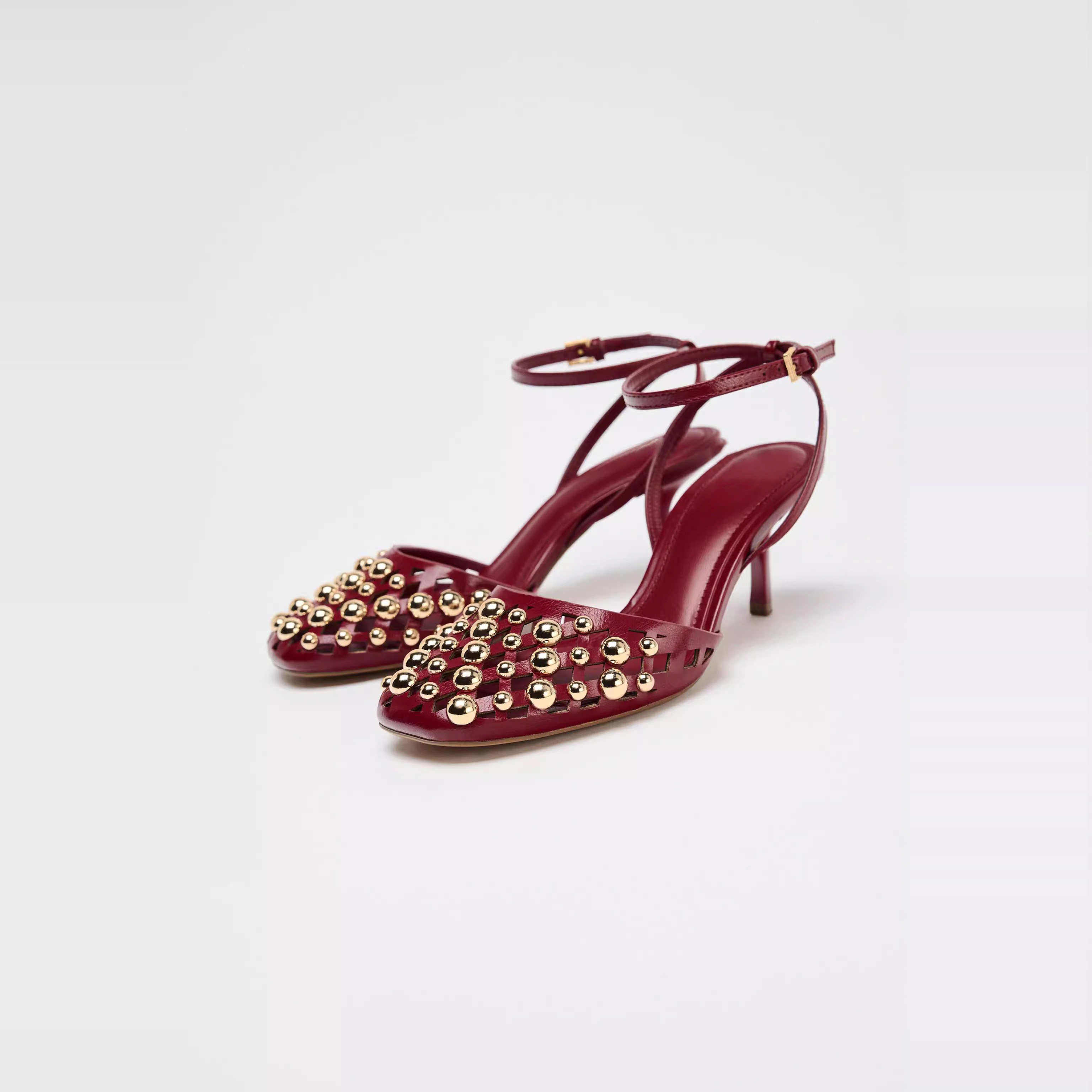 欧美外贸头层牛皮红色凉鞋镂空铆钉真皮后绊带包头皮带扣细高跟鞋