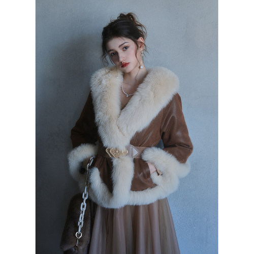 彼得潘大叔《罗曼电影-外套》法式时尚气质感毛绒短款保暖羽绒服