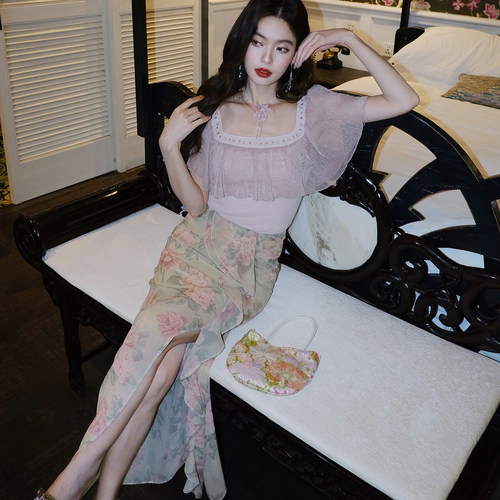 彼得潘大叔《可采莲》法式方领设计波浪边修身上衣褶皱印花半裙