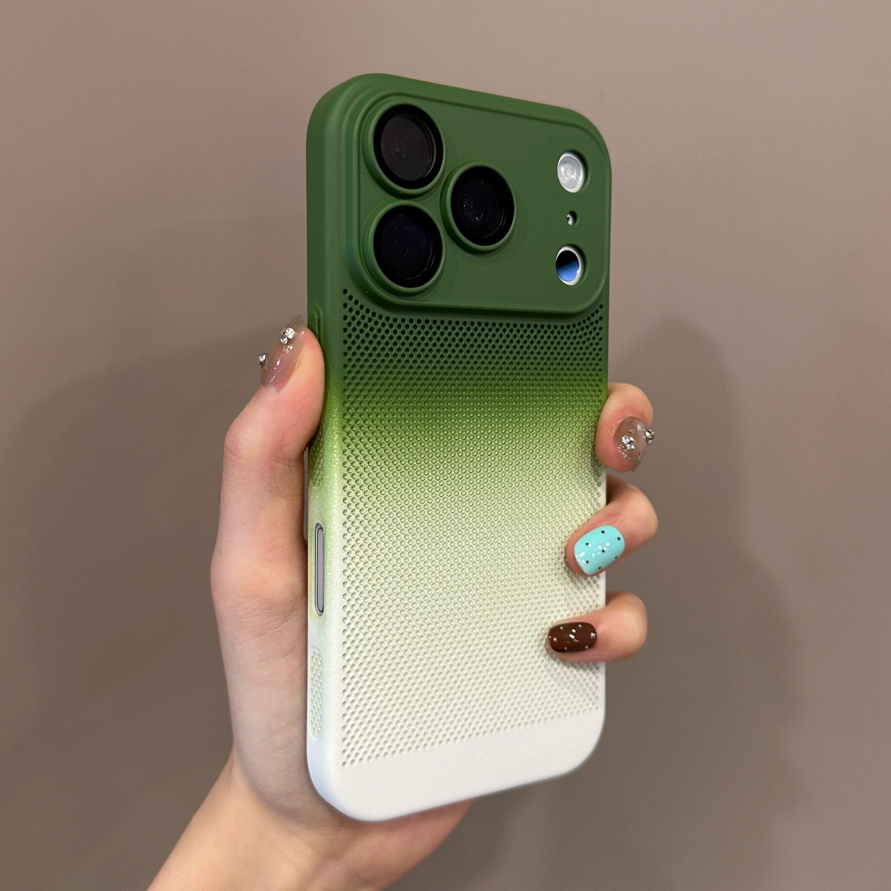 夏季散热绿白色渐变适用17Air苹果17promax手机壳全包镜头膜iPhone16pro高级15新品14plus双色13磨砂12防指纹