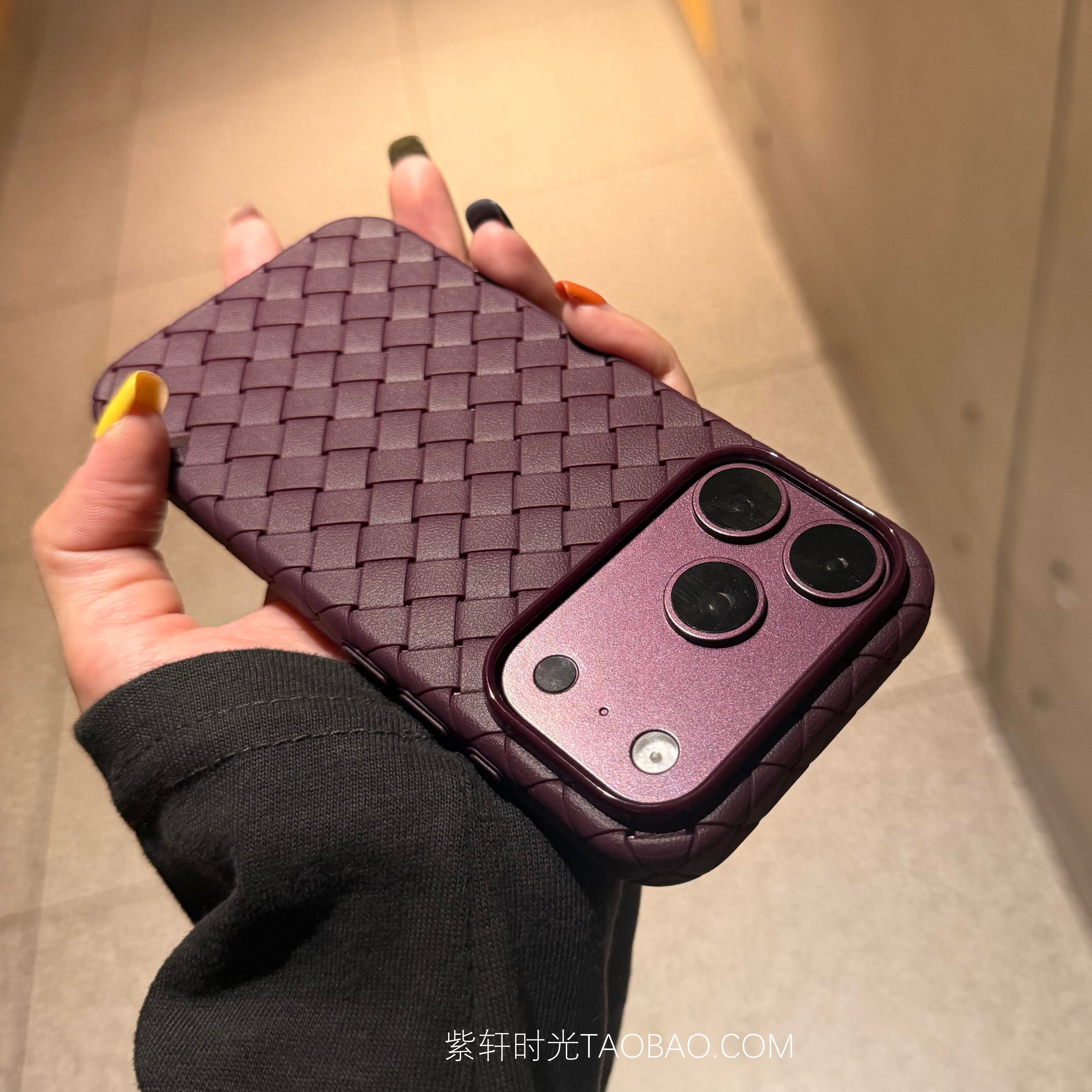 散热透气编织纹适用苹果18promax手机壳车厘紫红色iPhone18pro高级感17pro仿皮16promax硅胶Air全包15防摔14