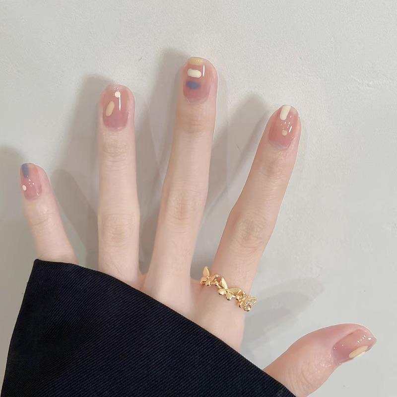 夏日涂鸦风丝滑草莓奶昔成品美甲短款裸色可爱冰透穿戴式手工美甲