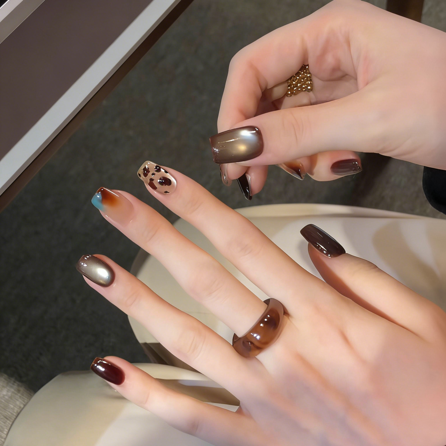 深棕冰雾高级氛围感纯手工穿戴甲