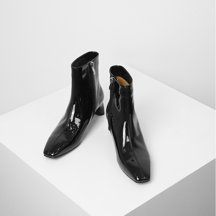 「17号的下午」ins复古法式方头短靴 瘦瘦靴时髦chic漆皮及踝靴女