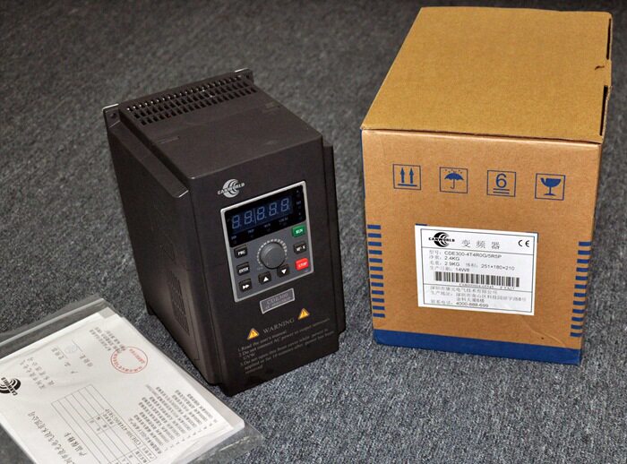 2kw三相380v 深圳康沃 cde300-4t2r2g/4r0p 恒压供水专用变频器