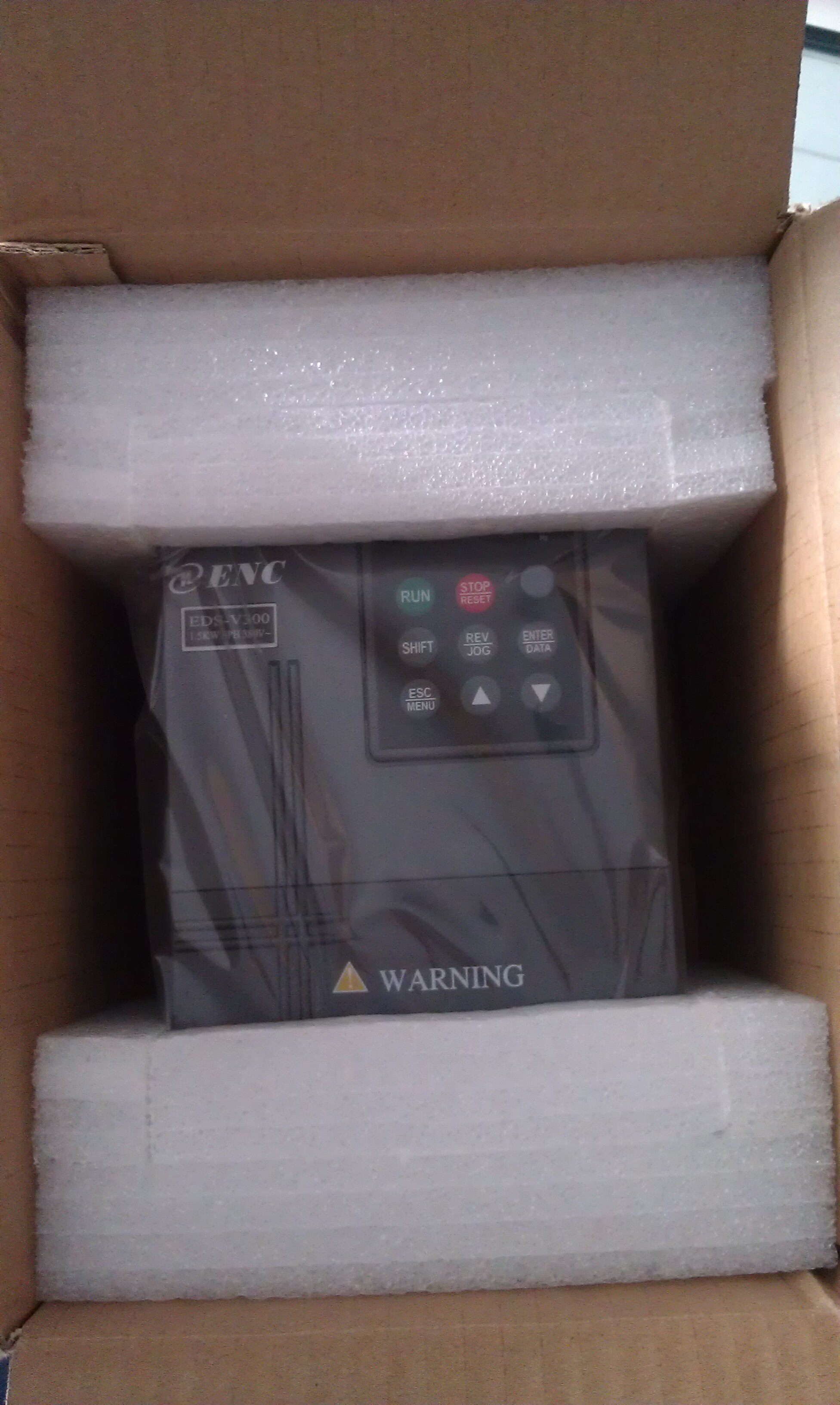 易能变频器 深圳enc变频器 0.4kw/0.75kw/1.5kw 220/380v 全新