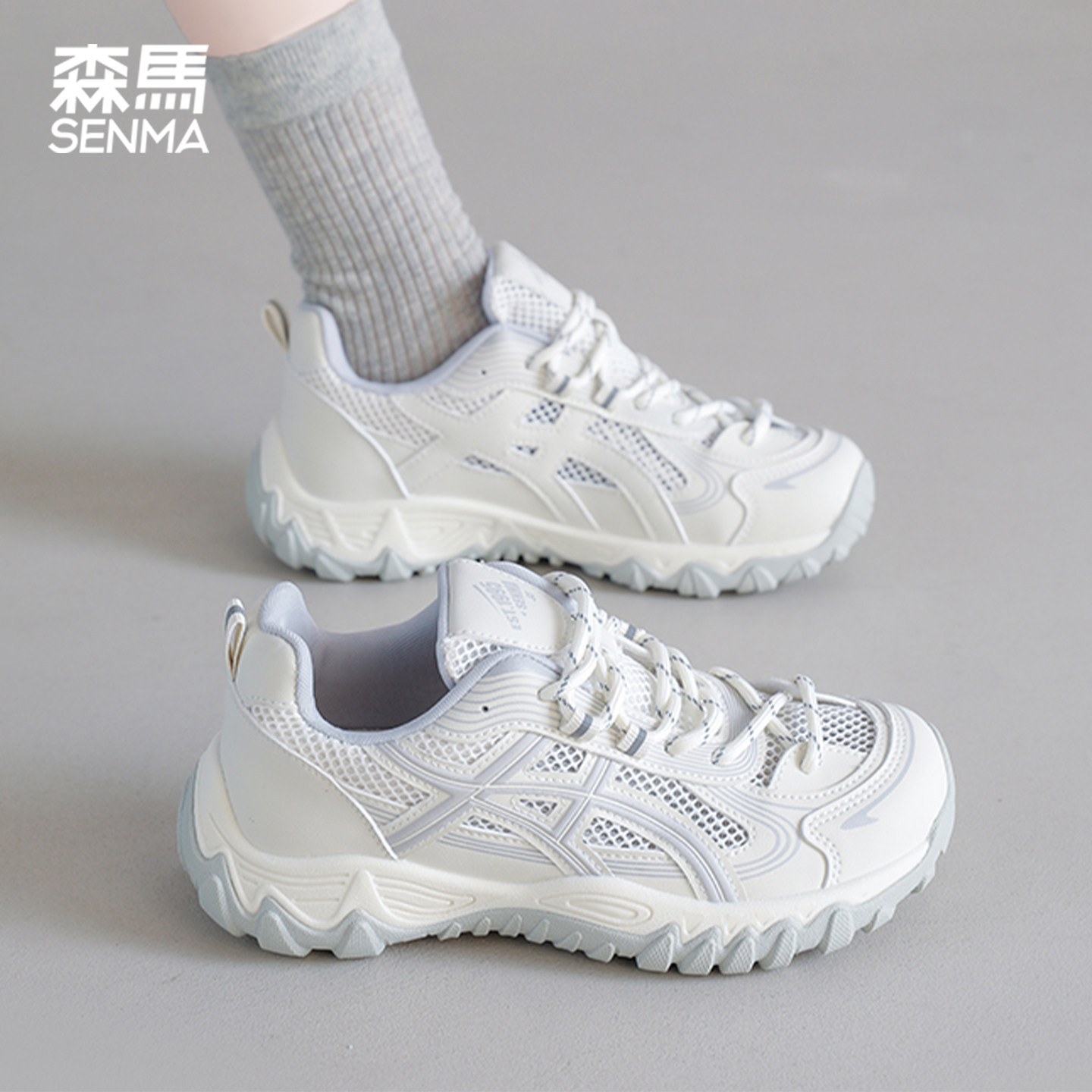 森马夏季网面透气女款运动鞋图片