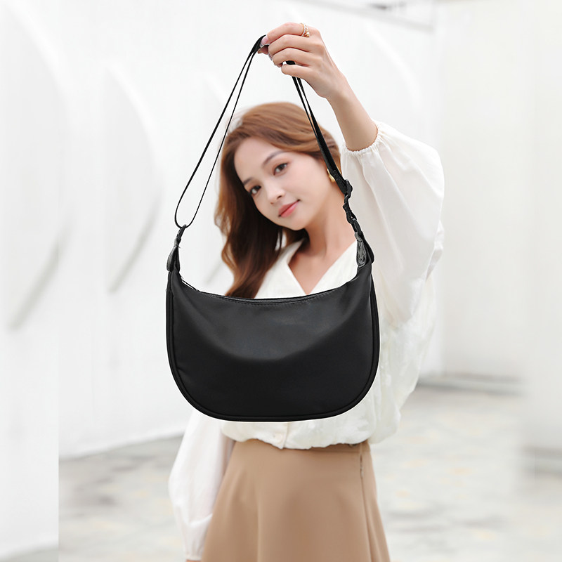 高级感时尚女包休闲百搭斜挎包女式牛津布单肩包轻便腋下包妈妈包,箱包皮具/热销女包/男包,通用款女包,淘宝优惠券,粉丝福利购,淘宝优惠卷