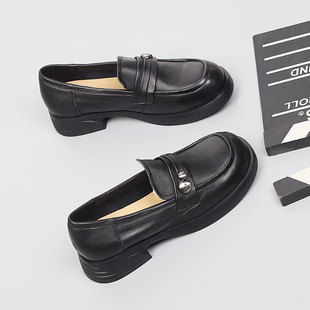 加大码女鞋41一43爆款单鞋2026春季新款脚宽胖肥小皮鞋休闲乐福鞋