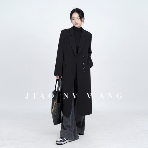 娇女王设计感正肩长款黑色大衣