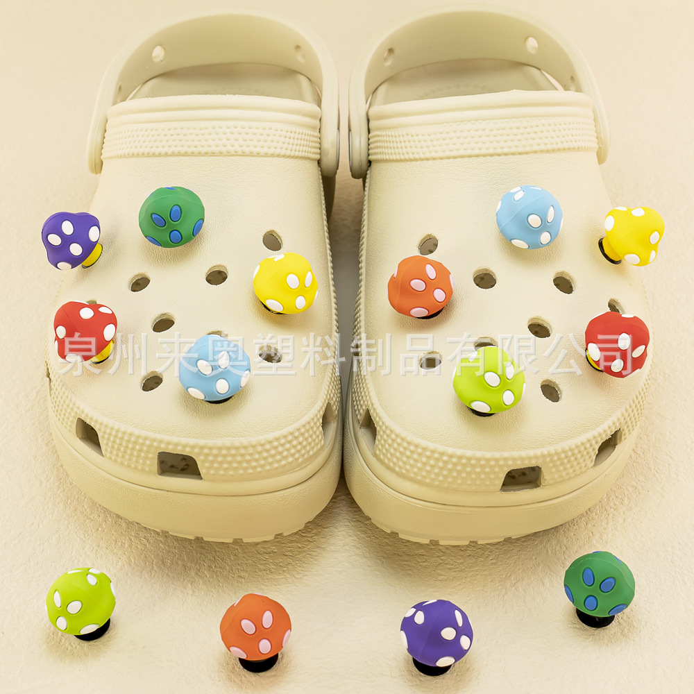 小红书同款卡通蘑菇洞洞鞋花鞋配饰3D立体鞋扣卡骆驰装饰DIY配件