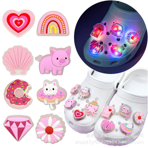 LED闪灯洞洞鞋扣配饰发光智必星