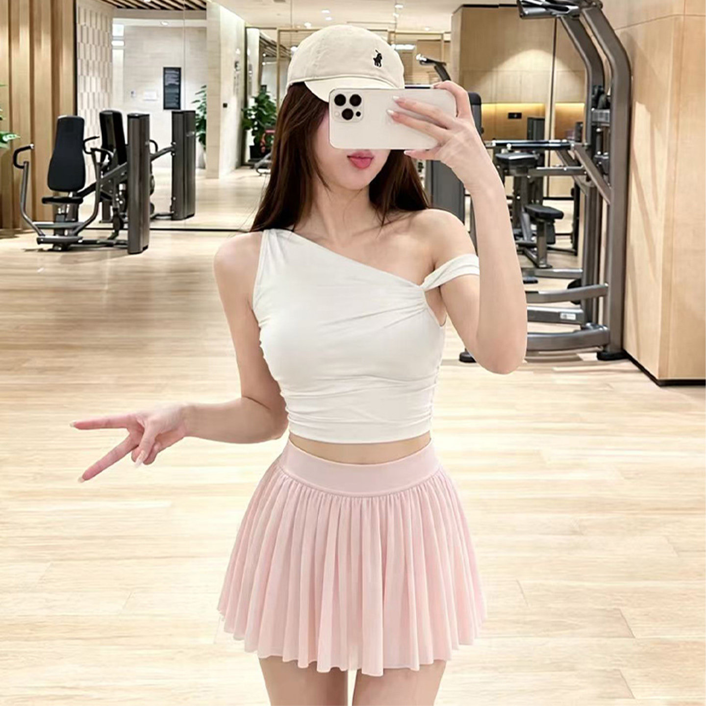 白色不对称设计瑜伽背心女运动上衣设计感露肩健身服2026秋季