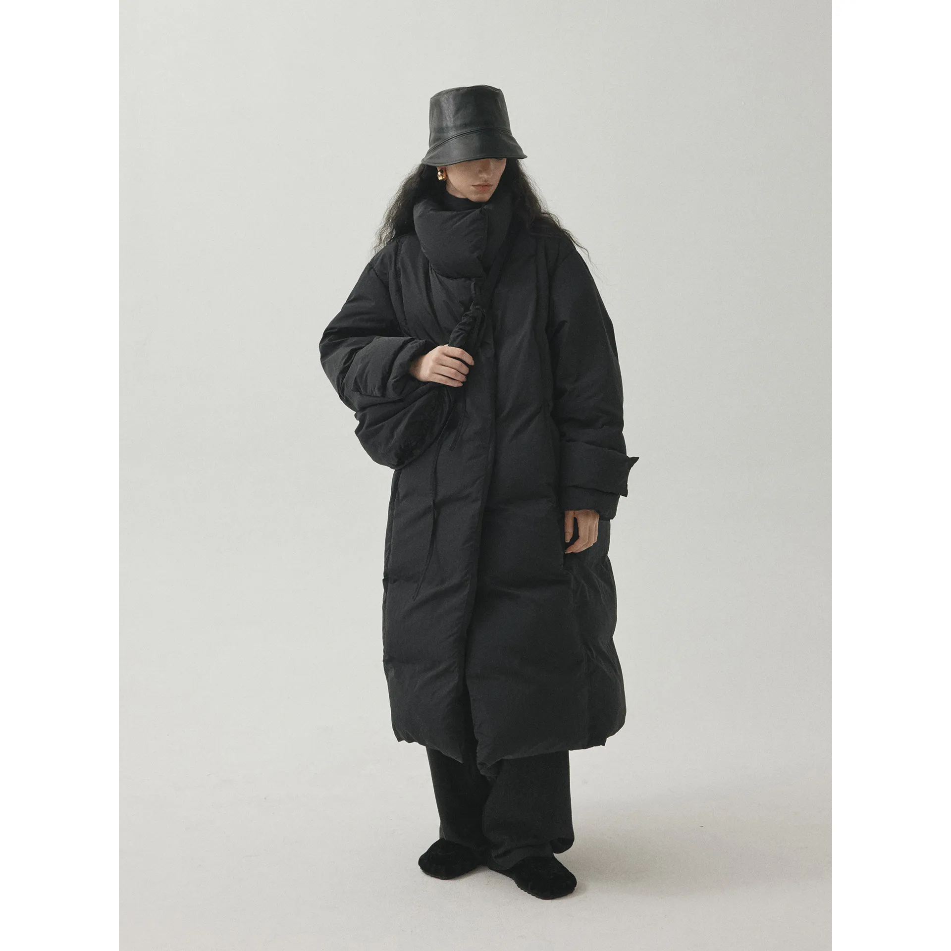 [共线]COLNE冬季新款90白鸭绒立领系带哑光磨砂感肌理羽绒服